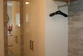 Schreinerei Ilin - Garderobe in Eiche, weiß, grau (1)